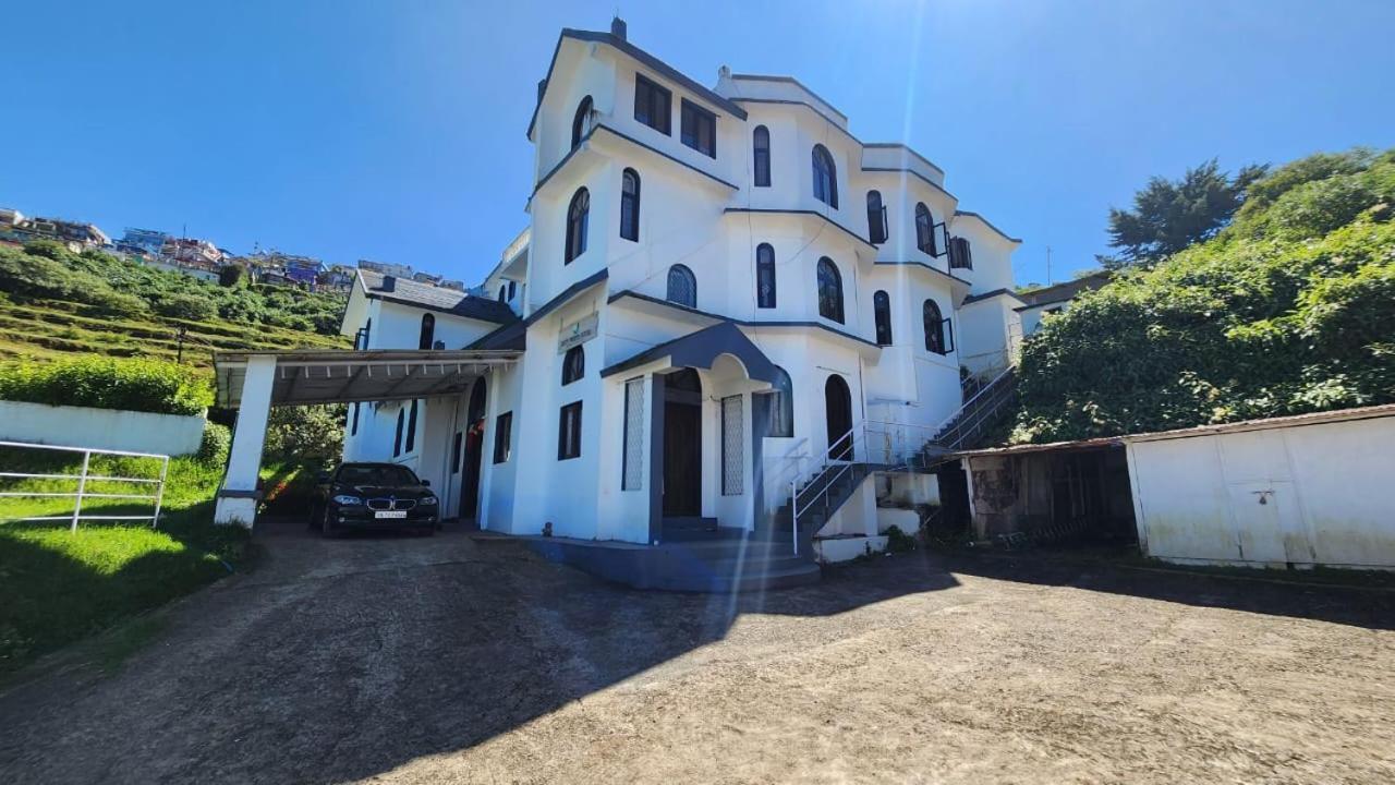Bob Lesiure Udagamandalam Exterior photo